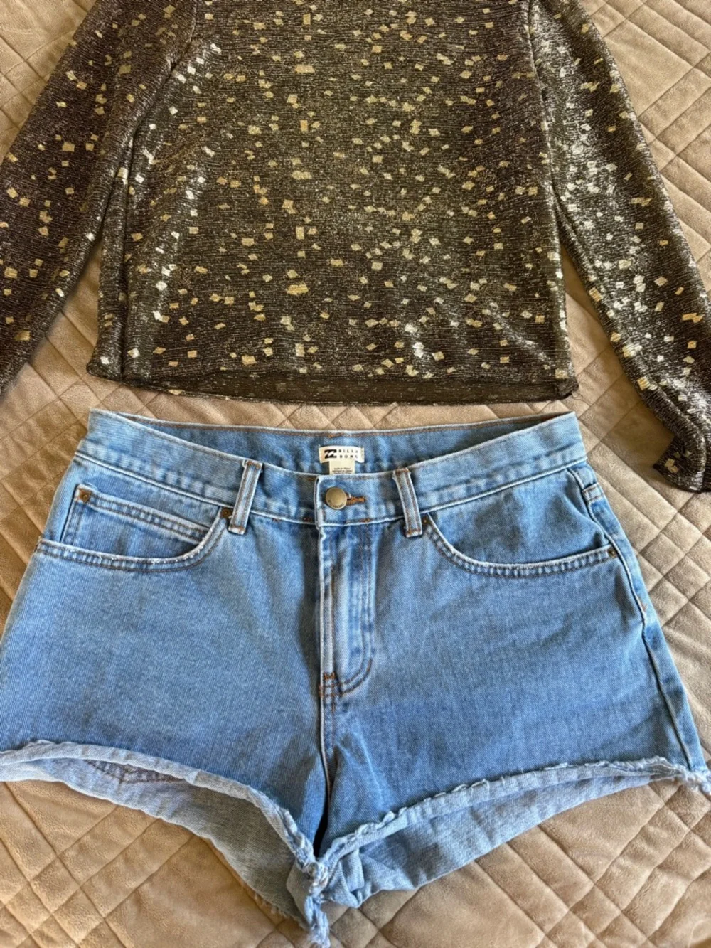 Billabong Denim Shorts 28 + Zara Gold Metallic Top Outfit Bundle Boho Festival